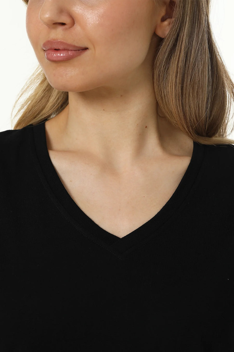 Women's Merino T-shirt 180 Black | V-Neck (+socks)